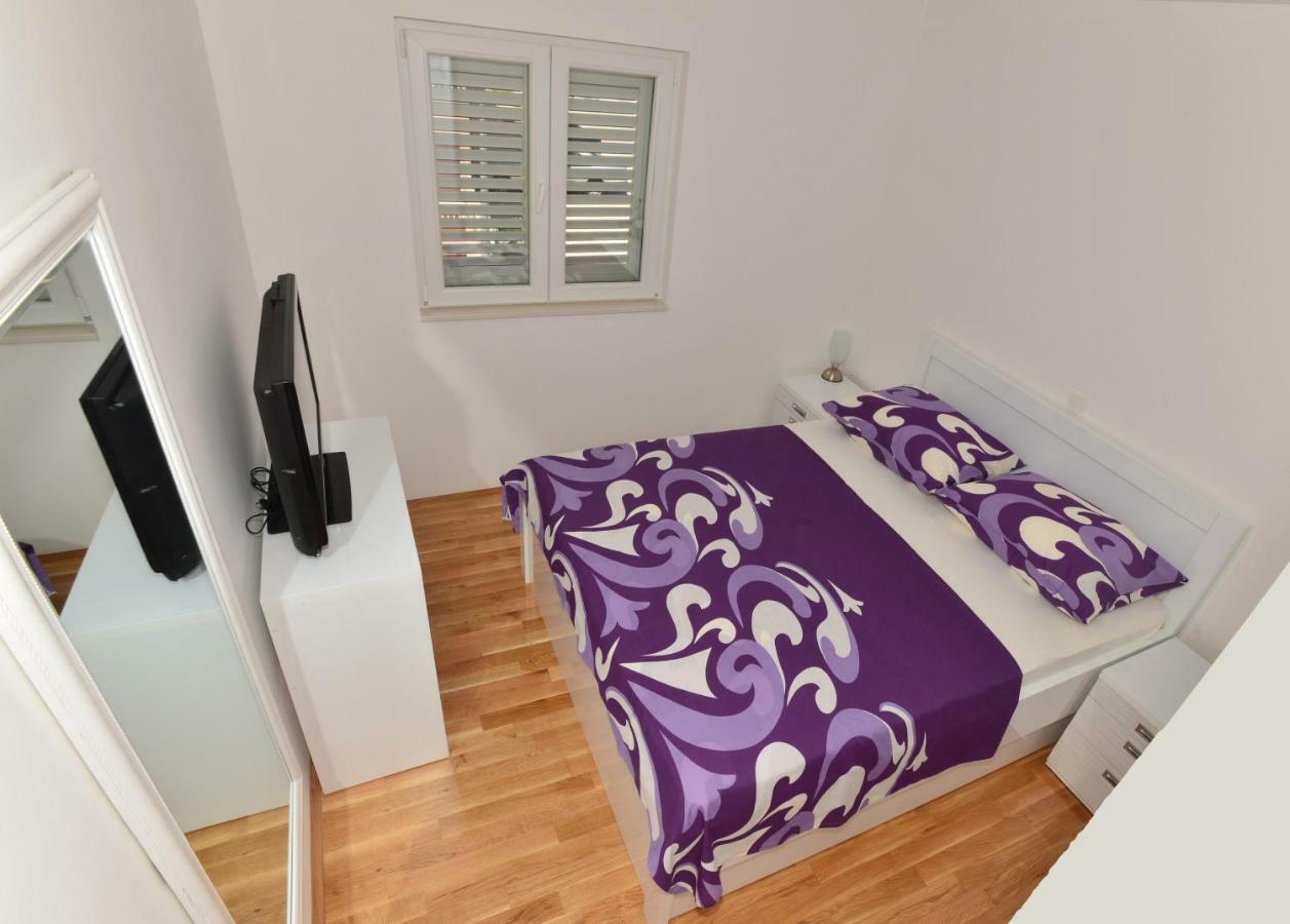 Appartement Apartman Dominik à Makarska Extérieur photo