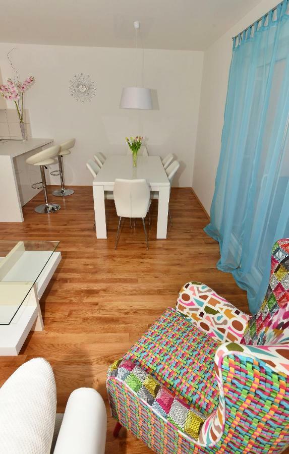 Appartement Apartman Dominik à Makarska Extérieur photo